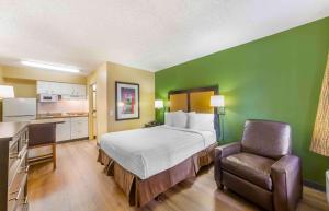 Queen Studio - Non-Smoking room in Extended Stay America Suites - Fort Lauderdale - Tamarac