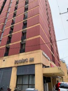 Travelers Inn - Cozy Capsule Bunks, Makati