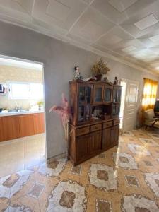 Casa en la montaña con gran vista al valle y lago