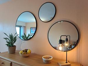 Au coeur de la station, tout à pied, joli appartement avec balcon - WIFI - FR-1-323-508