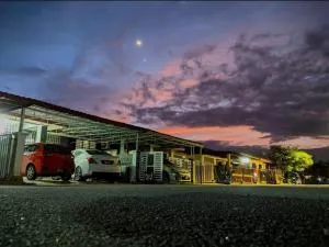 Homestay Terengganu - Stadium, Drawbridge, UMT, Dataran Shahbandar - Kampong Banggol