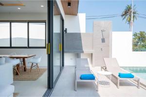 Modern Villa Walking Distance to Fisherman Village KBR15