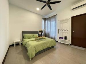 10 Pax-Cozy Family Suite Landmark 2