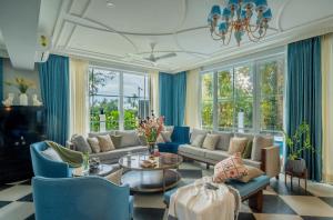 ELIVAAS 4 BHK with Pvt Pool - Suntuarios