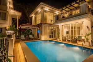 ELIVAAS 4 BHK with Pvt Pool - Suntuarios