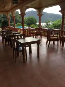 Bayview Villa -Sea Side Villa - آنس بوالو