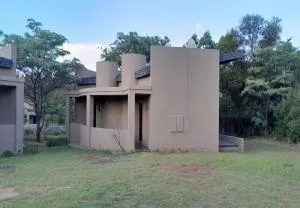 Sashe River at Buffelshuis Safari Camp - Behoudeniskloof