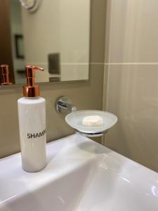 Ocean Breeze Studio Apartment by Jayko