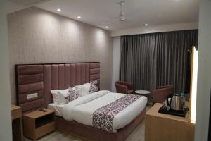 ACR Luxury Hotel