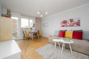 City Center Flowers Apartment near Rondo ONZ by Renters