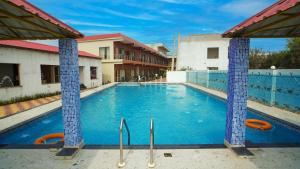Sea Queen Beach Resort On Beach !! Couple Friendly Family Resort !!