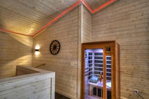 Brand New Modern Luxury Couples Fit for Royalty