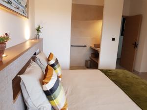 Villa st Francois Heated swimming pool ,air conditioning ,free parking