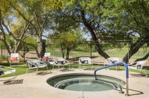 Kierland Commons CozySuites with heated pool, gym!