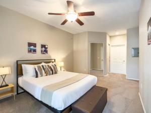 CozySuites at Kierland Commons