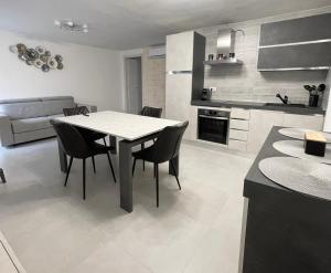 APPARTAMENTO PICASSO img2