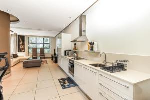 Old House Lane Melrose Boulevard