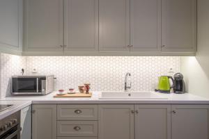 Pame Rentals - 2BD & 2BA Home, 4 Min to Acropolis