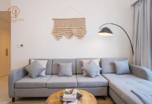 3 Bedroom Family Apartment with Partial Burj Khalifa Views at Top Floor 175BC-3