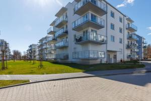 Seaside Porta Mare Apartment with Balcony Kołobrzeg by Noclegi Renters