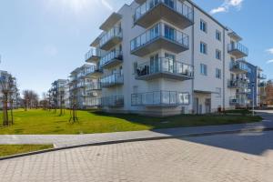 Seaside Porta Mare Apartment with Balcony Kołobrzeg by Renters