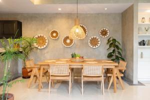 Tropical retreat villa with private pool, secluded location