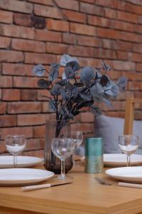 Industrial Apartment Fredry with Parking by Noclegi Renters