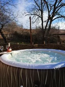 Casa Strâmbă - Zece Hotare