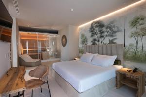 Suite with Sea View room in Savoy Beach Hotel & Thermal Spa
