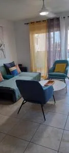 NANA-Grand Appartement Cosy-A33-2 Chambres Climatisées- cuisine équipée- Terrasse - Banlieue-Sud