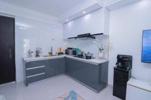 Skyline Splendor with City views, Mini Golf, Spa and Restaurant in Kilimani Nairobi