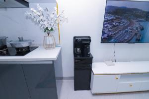 Skyline Splendor with City views, Mini Golf, Spa and Restaurant in Kilimani Nairobi