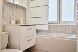 Appartements Quiet one-bedroom flat close to the metro : photos des chambres