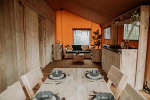Campings Camping Saint-Lambert - Maeva : photos des chambres