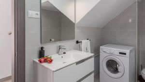 Villa La Fuente Periana by Ruralidays