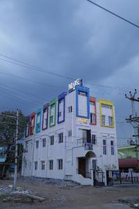 PARADISE BANQUET HALL & AC ROOMS