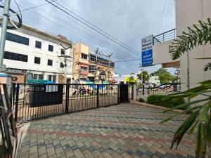 PARADISE BANQUET HALL & AC ROOMS