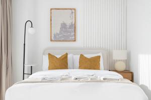 Silkhaus Vacation Homes Luxury Studio in Residential Neighborhood