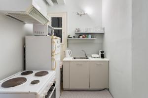 2BDR OlympianZeus Apt with Netflix