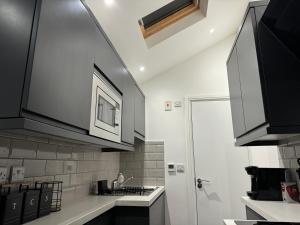 Herne Bay 2-Bedroom House with Private Hot Tub & Garden, Walk to Seafront