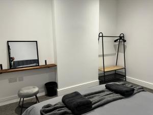 Broadway Beach Terrace with Private Hot Tub & free parking