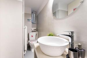 Downtown Cute Apt in the Heart of Plaka (+Netflix)