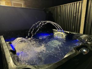 Herne Bay 2-Bedroom House with Private Hot Tub & Garden, Walk to Seafront