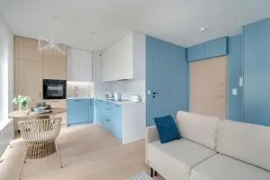 Pastel Blue Studio Grunwald with Garden & Parking Poznań by Noclegi Renters - 科莫尔尼基