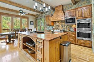 Lakefront Retreat Luxury Home with Private Dock