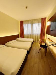 Triple Room room in iH Hotels Milano Blu Visconti