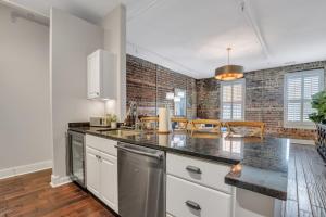 Broughton Street Bungalow - Steps to Everything