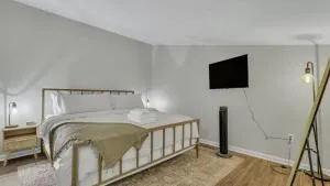 Eagle's Roost Retreat - Near GSU - 西尔韦尼亚