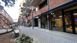 Feels Like Home - 2-bedroom apartment at Jikia House