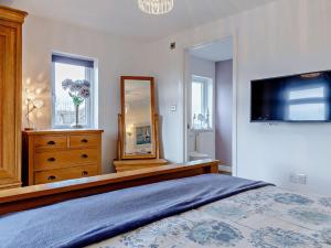 4 Bed in Looe 82227